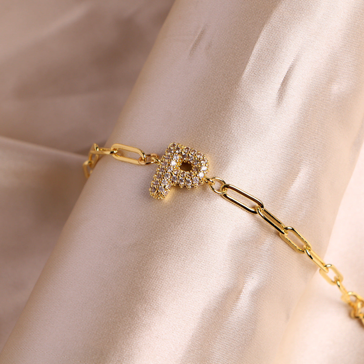 Bracelet clip en zircone pendentif lettre