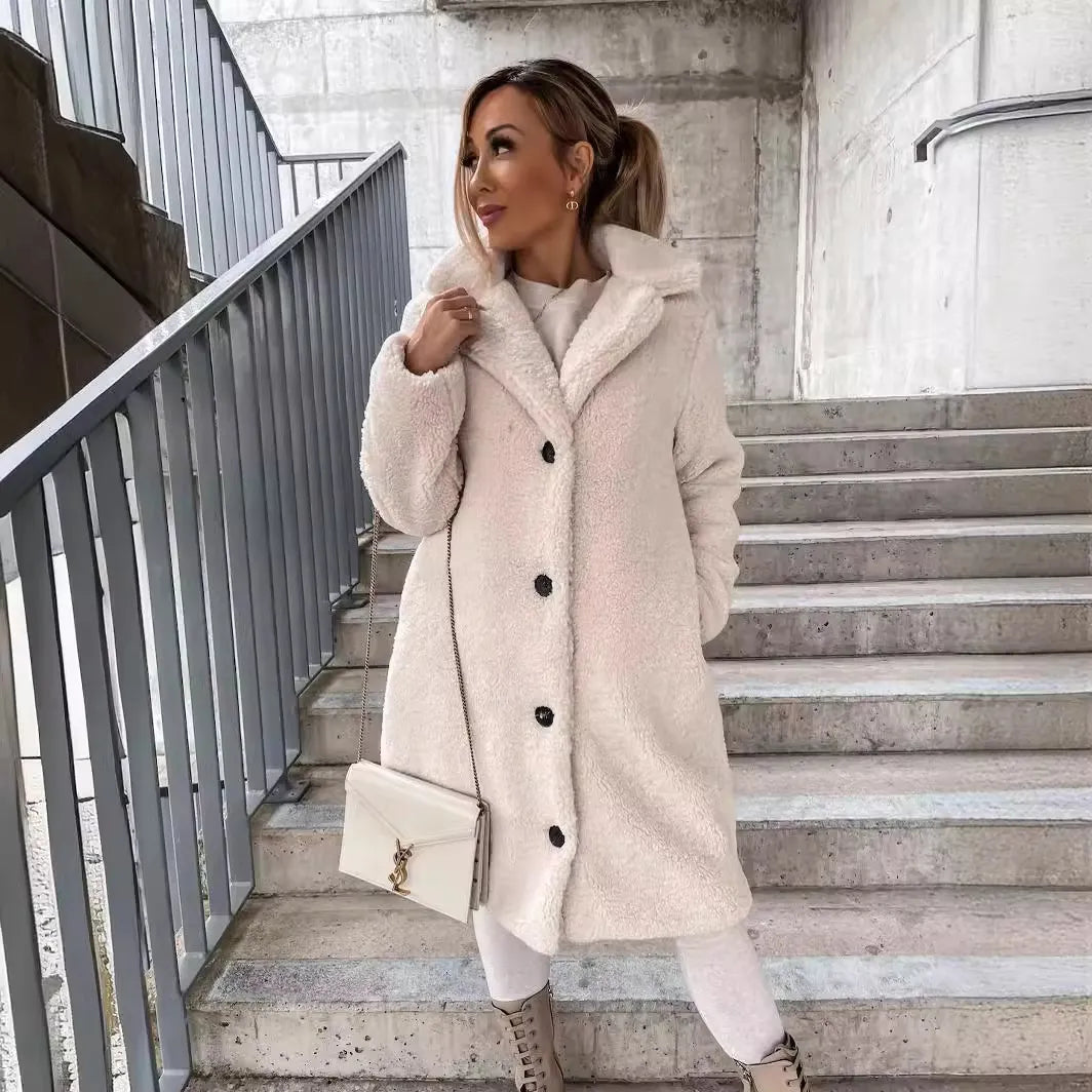 Veste mi-longue en peluche fermeture bouton - Chic&Shines