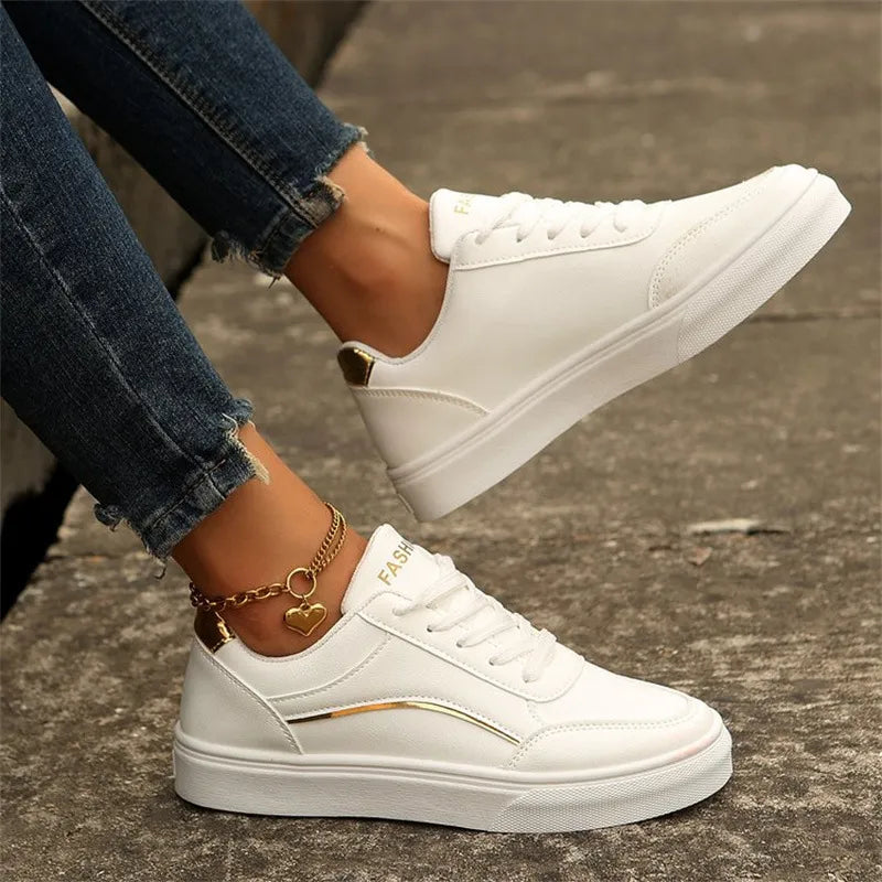 Casual lace-up city sneakers