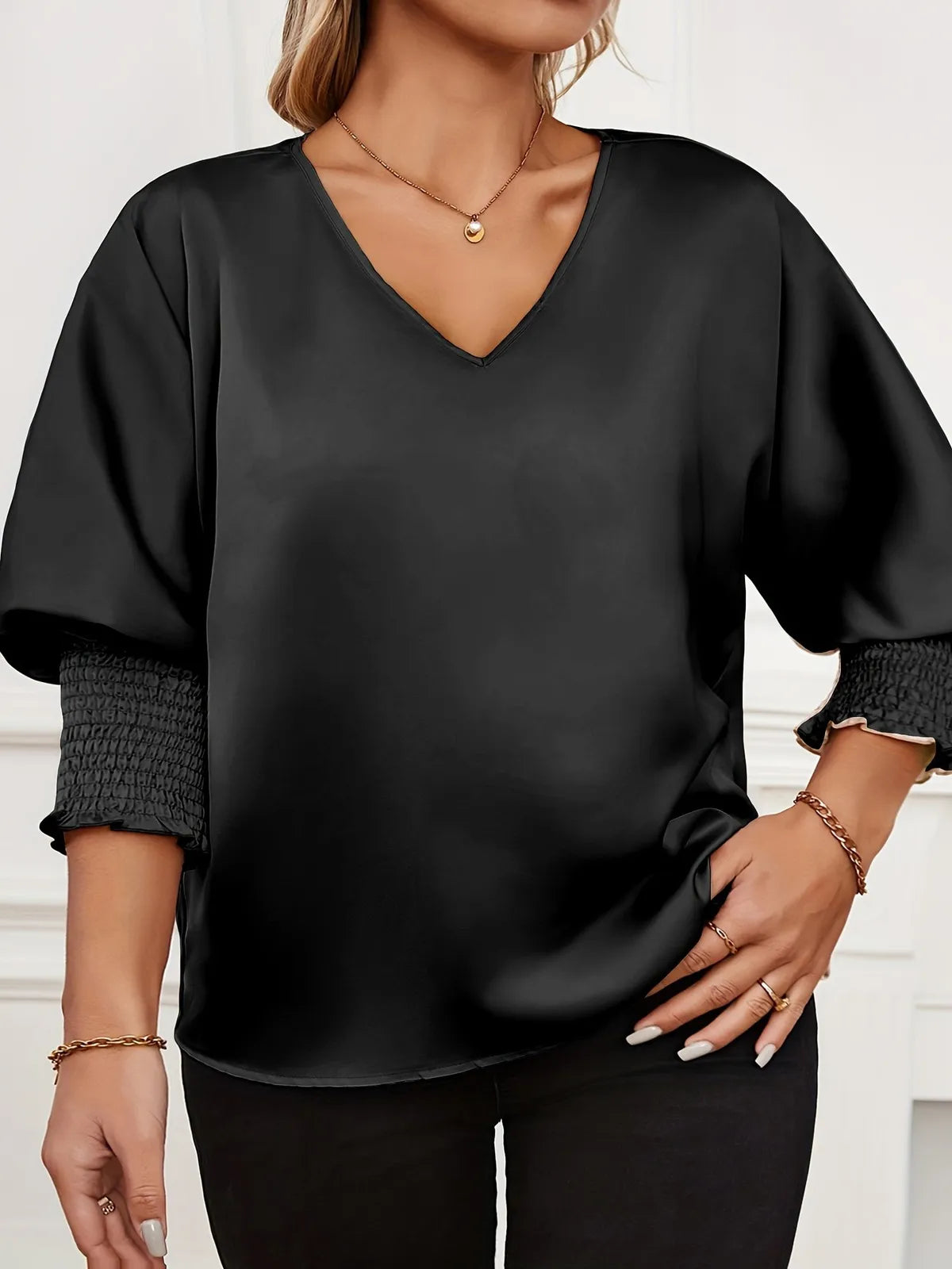 Chemise à manches longues en satin à col en V - Chic&Shines