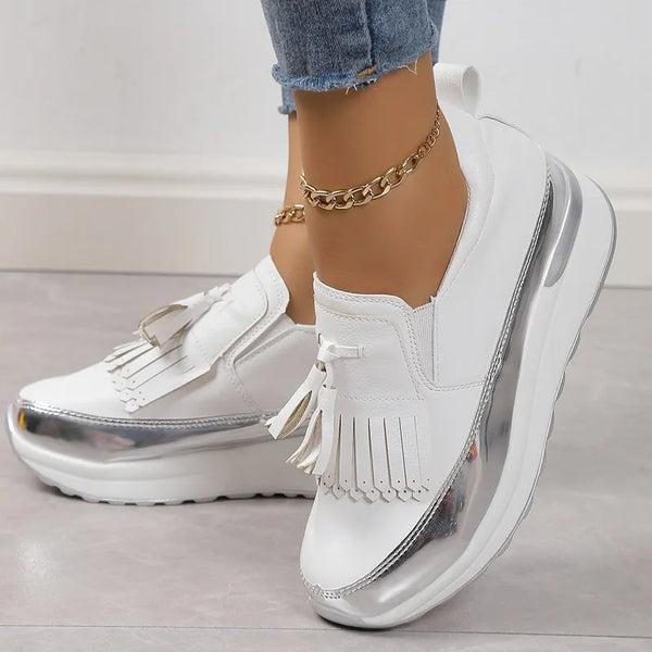 Casual tassel sneakers with thick soles