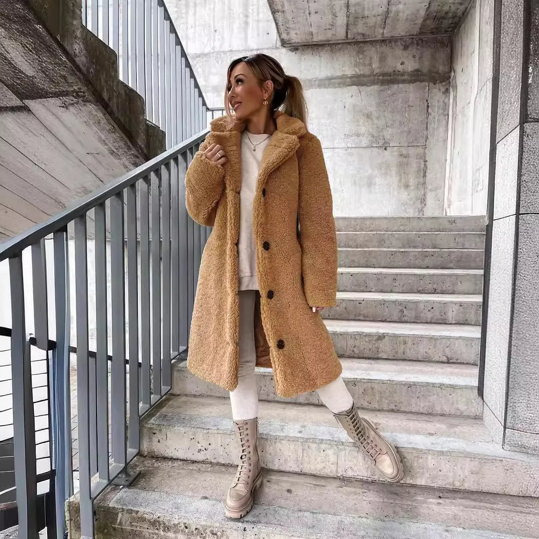 Veste mi-longue en peluche fermeture bouton - Chic&Shines