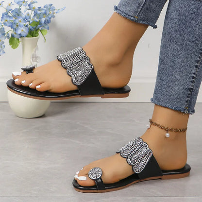 Sandales plates à bout rond et à strass - Chic&Shines