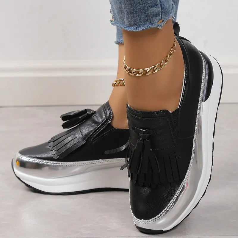 Casual tassel sneakers with thick soles