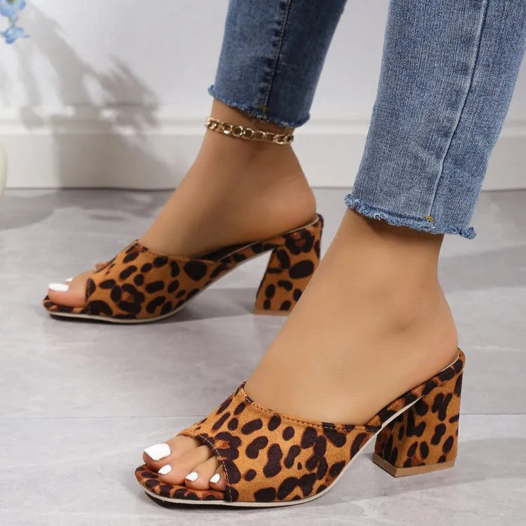 Talons hauts en daim à bout ouvert - Chic&Shines