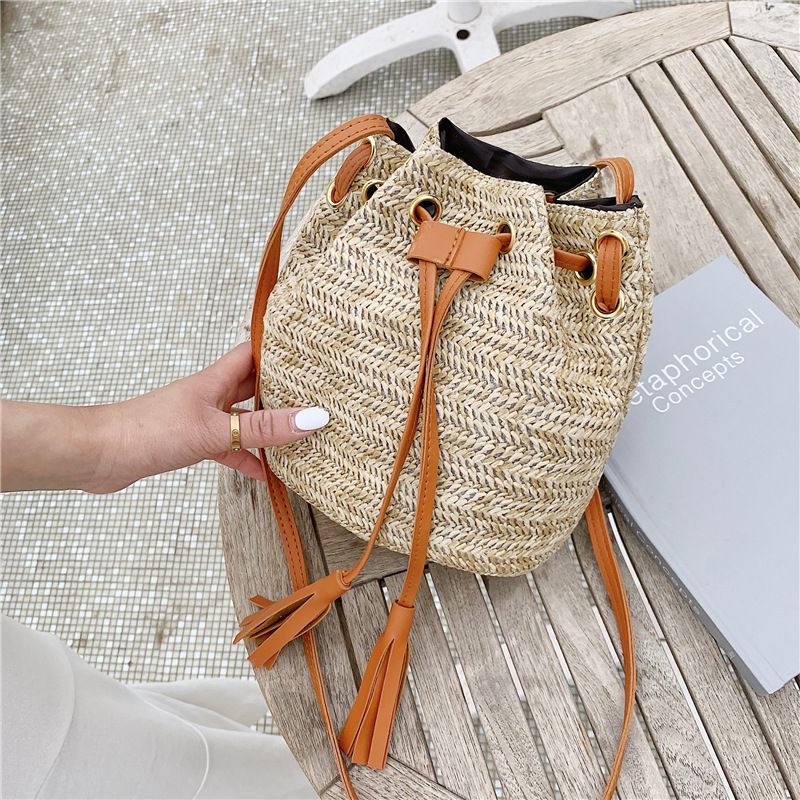 Sac seau Été Fait à la main Paille Tissé Contraste Design - Chic&Shines