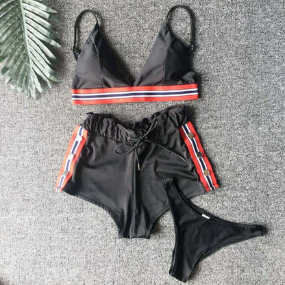 Maillot de bain à bretelle, short et bikini trois pièces - Chic&Shines