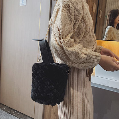 Sac seau à bandoulière Peluche Couleur Unie - Chic&Shines