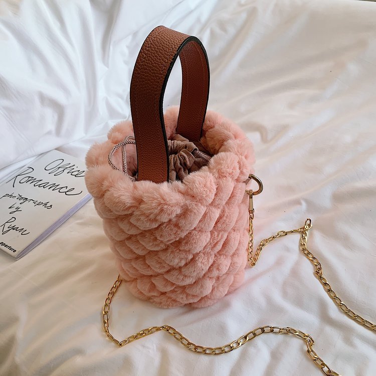 Sac seau à bandoulière Peluche Couleur Unie - Chic&Shines