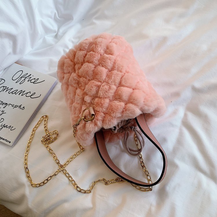 Sac seau à bandoulière Peluche Couleur Unie - Chic&Shines