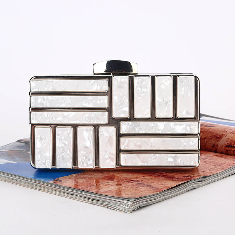 Sac de Soirée Carré Design Acrylique Chaîne dorée - Chic&Shines