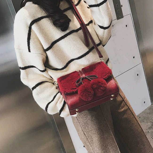 Sac à bandoulière Peluche Pompon - Chic&Shines