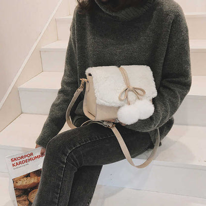 Sac à bandoulière Peluche Pompon - Chic&Shines