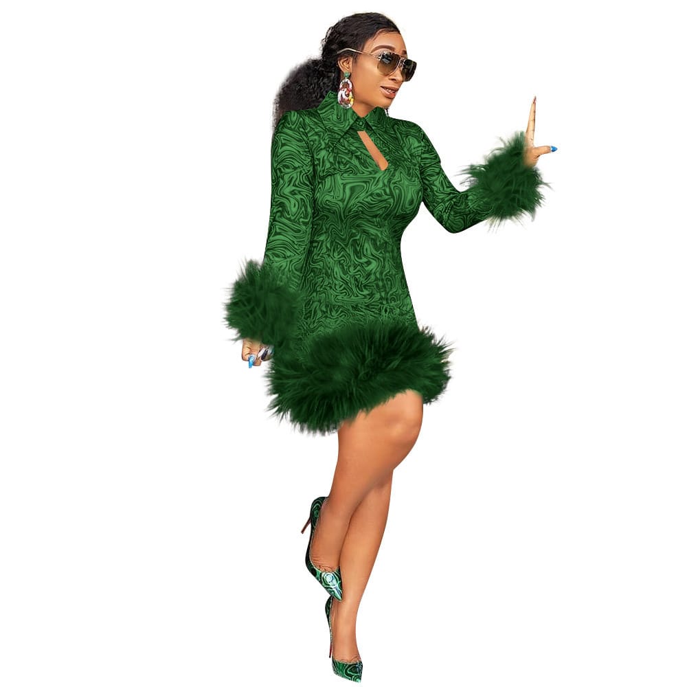 Robe courte moulante style vintage à manches longues à plumes - Chic&Shines