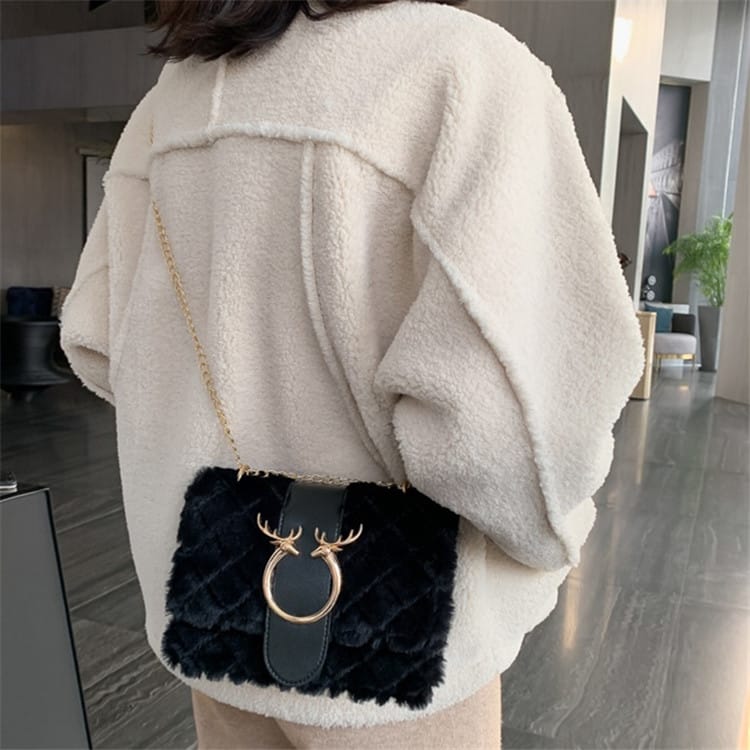 Sac Bandoulière Décoration Peluche Chaîne Métal - Chic&Shines