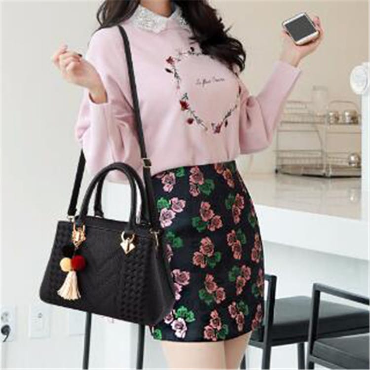 Sac à Bandoulière Décoratif Broderie et Pompon - Chic&Shines