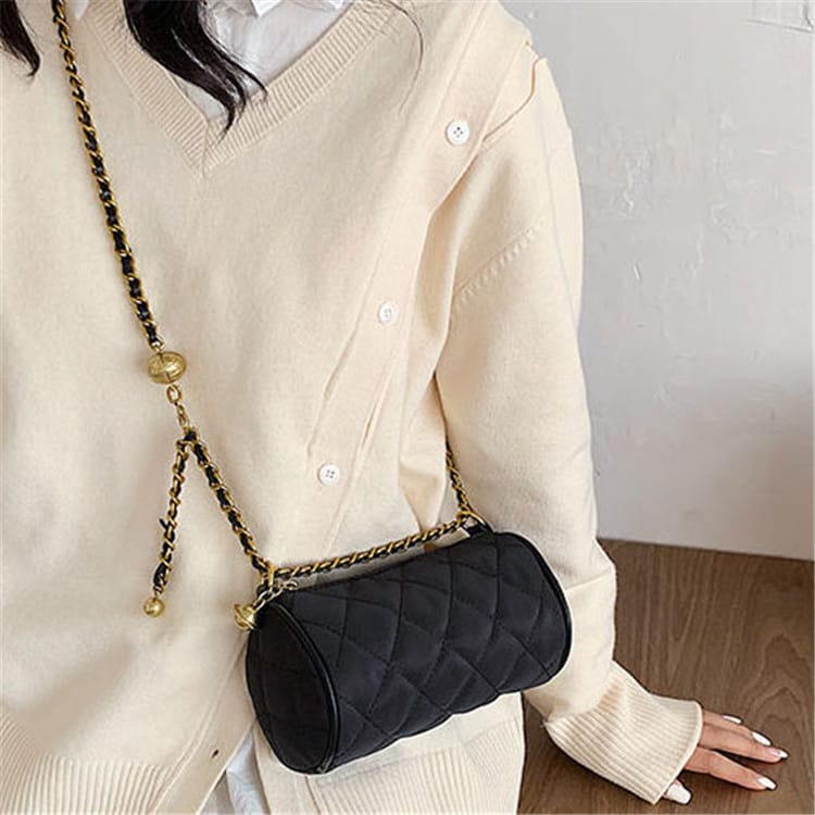 Fashion chain zipper cushion bag