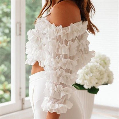 Haut court à volants et épaules dénudées