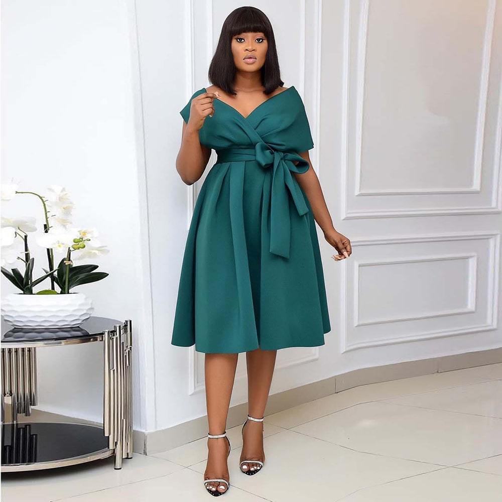 Robe élégante col V