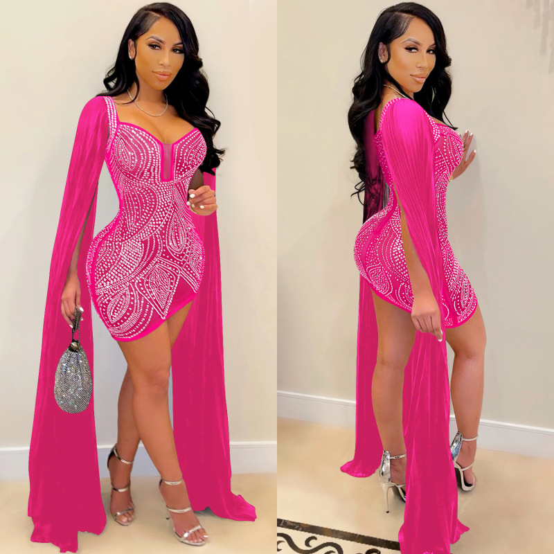 Robe courte moulante en strass décolletée plongeant manches longues volants en maille transparent - Chic&Shines