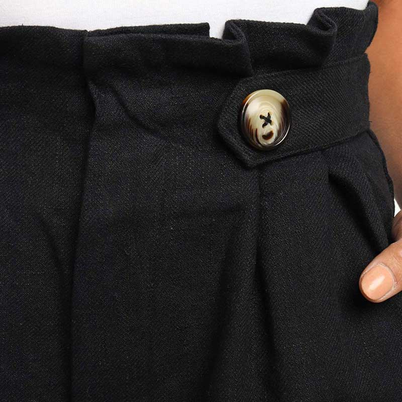 Short court taille haute à bouton avec poches - Chic&Shines